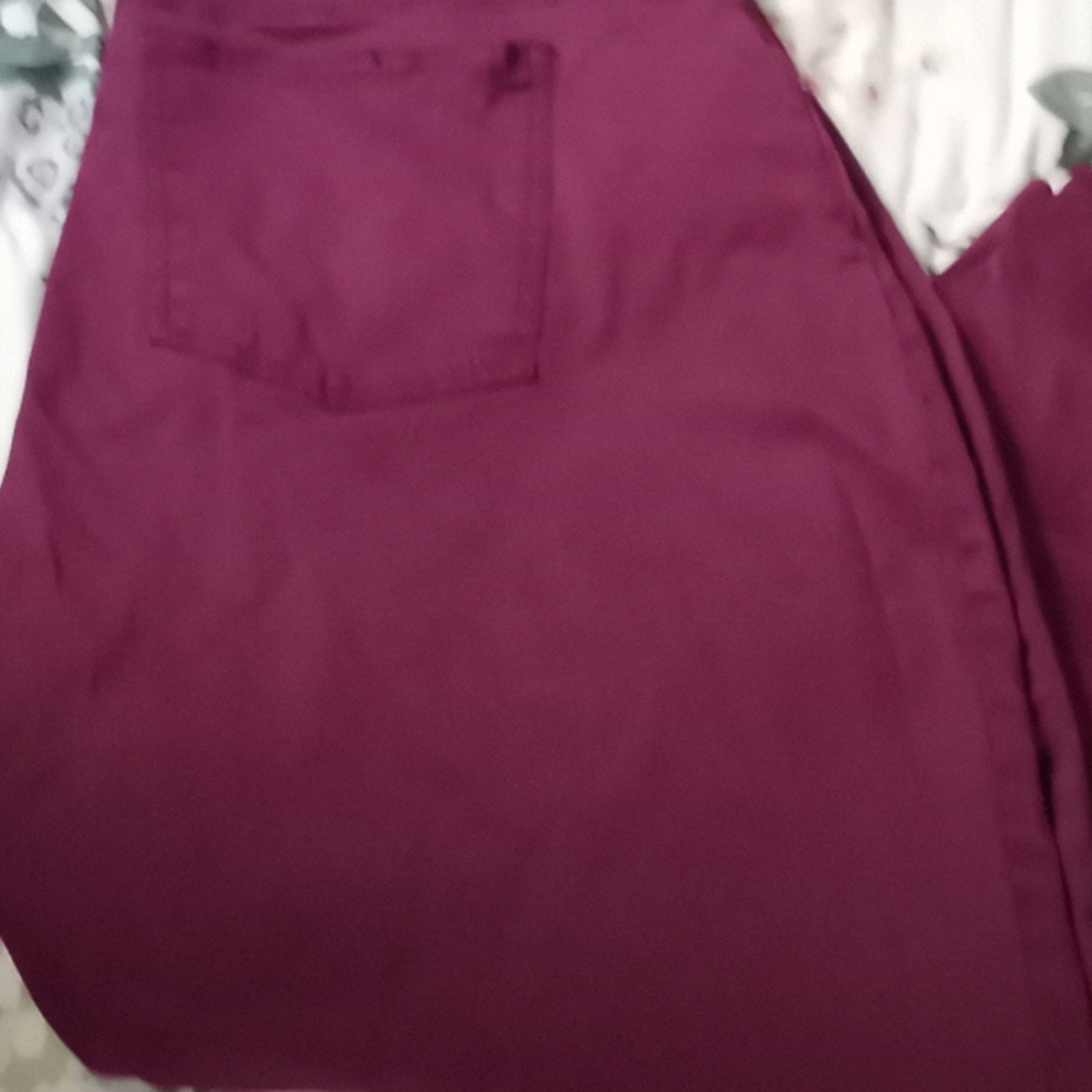 Maroon Kut from the Kloth Donna ankle skinny